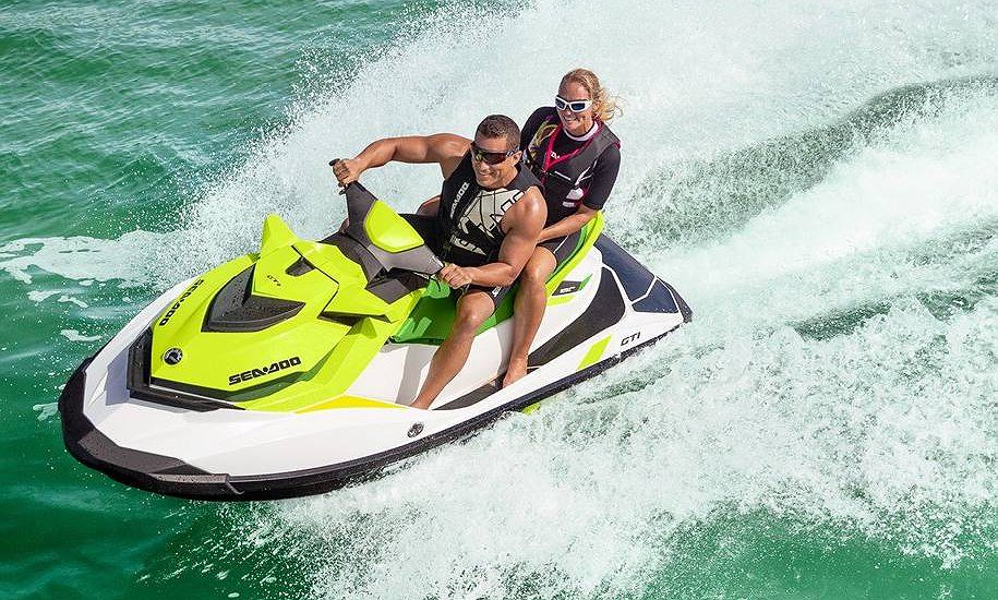 Jet ski delivery on yacht - Yacht service by Jet Ski Sorrento